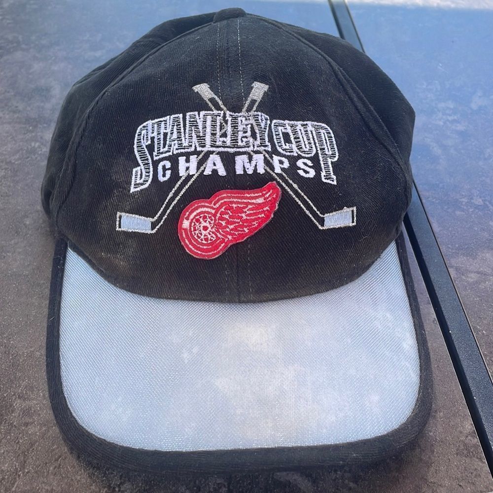 Vintage Starter Detroit Red Wings 1998 Stanley Cup Champs Adjustable Cap